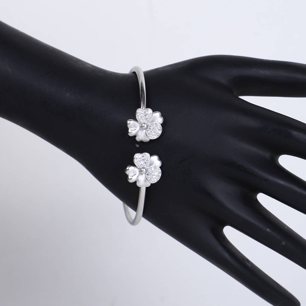 Elegant Silver Kadha Bracelet With Intricate Flower Design : BR-SL-9430-1-W