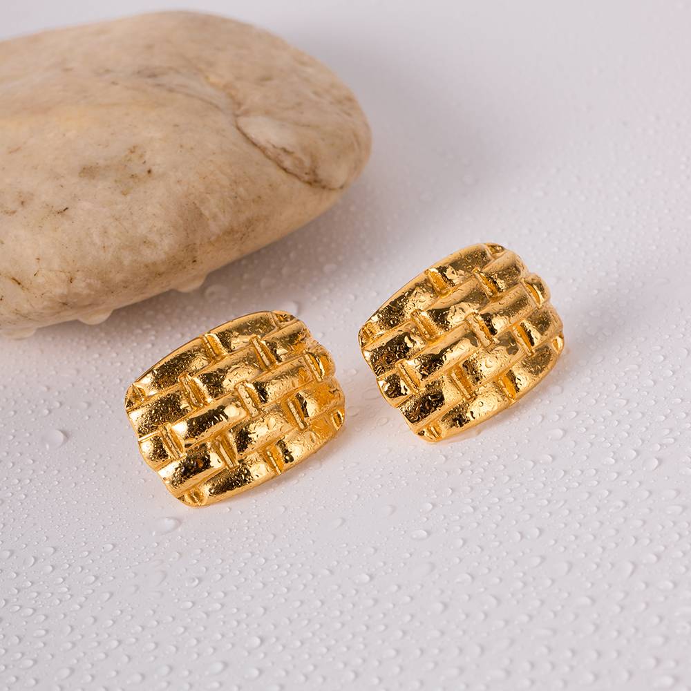 Brick Shine Gold Tops : BrickShineGoldStuds-JD-ER-TG-03
