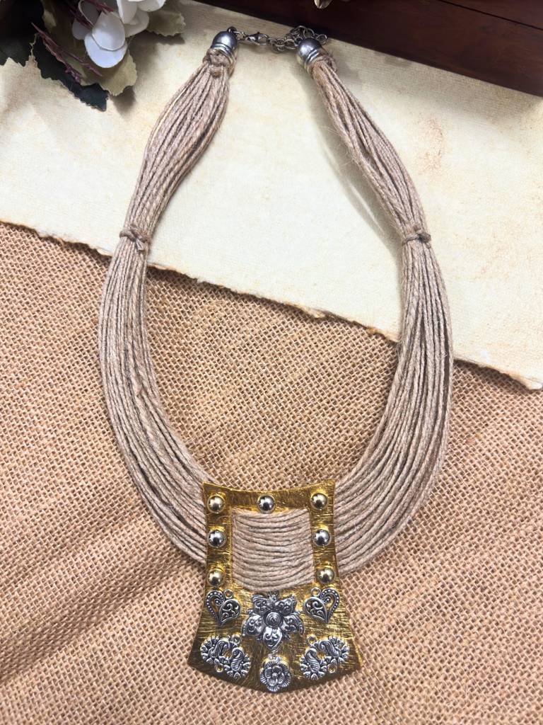 Gold-Toned Oxidised Statement Thread Necklace : VI26NK0095