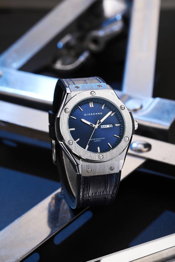 Giordano Casual Analog Watch For Men With Leather Band, Day-Date Function And Quartz Movement : GZ-50142-04