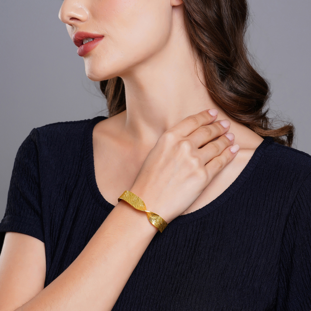 Twist Arm Cuff : ETACB