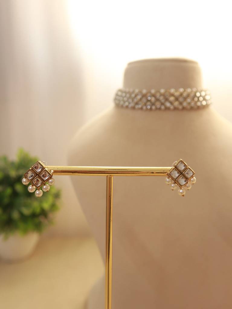 Golden Grid - Kundan And Pearl Choker Necklace Set : PAN17KUCOMBO