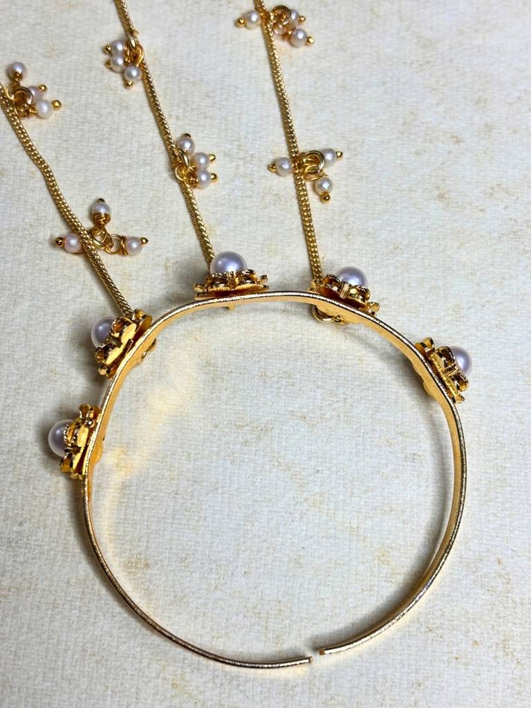 Set Of 2 Gold-Plated Pearls Studded Ghungaroo Hath Phool Kashmiri Ring Bracelet Set : VI26BC100096