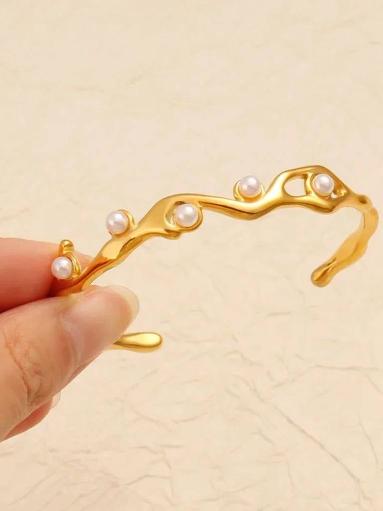 Pearl Sculptural Adjustable Cuff Â 18K Gold | Anti-Tarnish Bracelet : ATB711PSAC