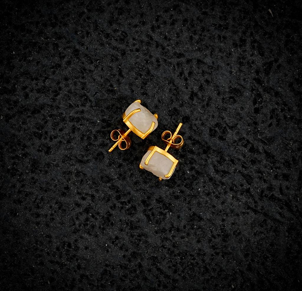 Natural Uncut Moonstone Gemstone Studs : NAGE24