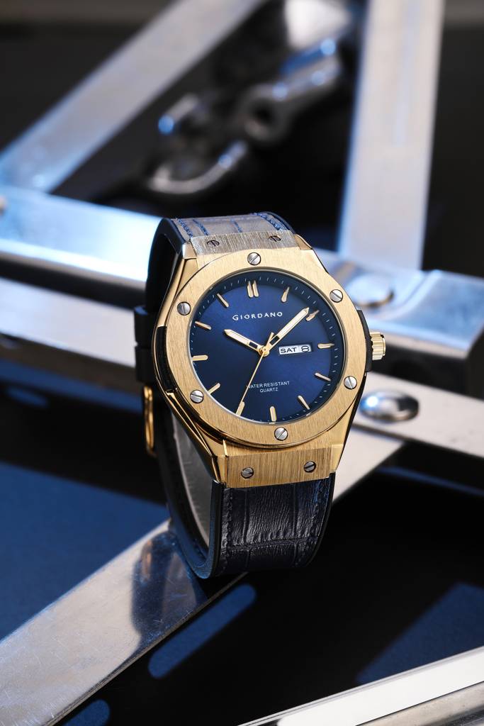 Giordano Casual Analog Watch For Men With Leather Band, Day-Date Function And Quartz Movement : GZ-50142-03