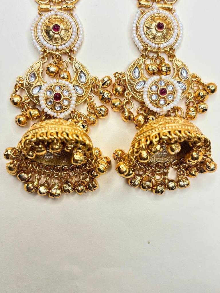 Gold-Plated Kundan And Stone Long Chandbali Jhumka Earrings : VI26EROX100344