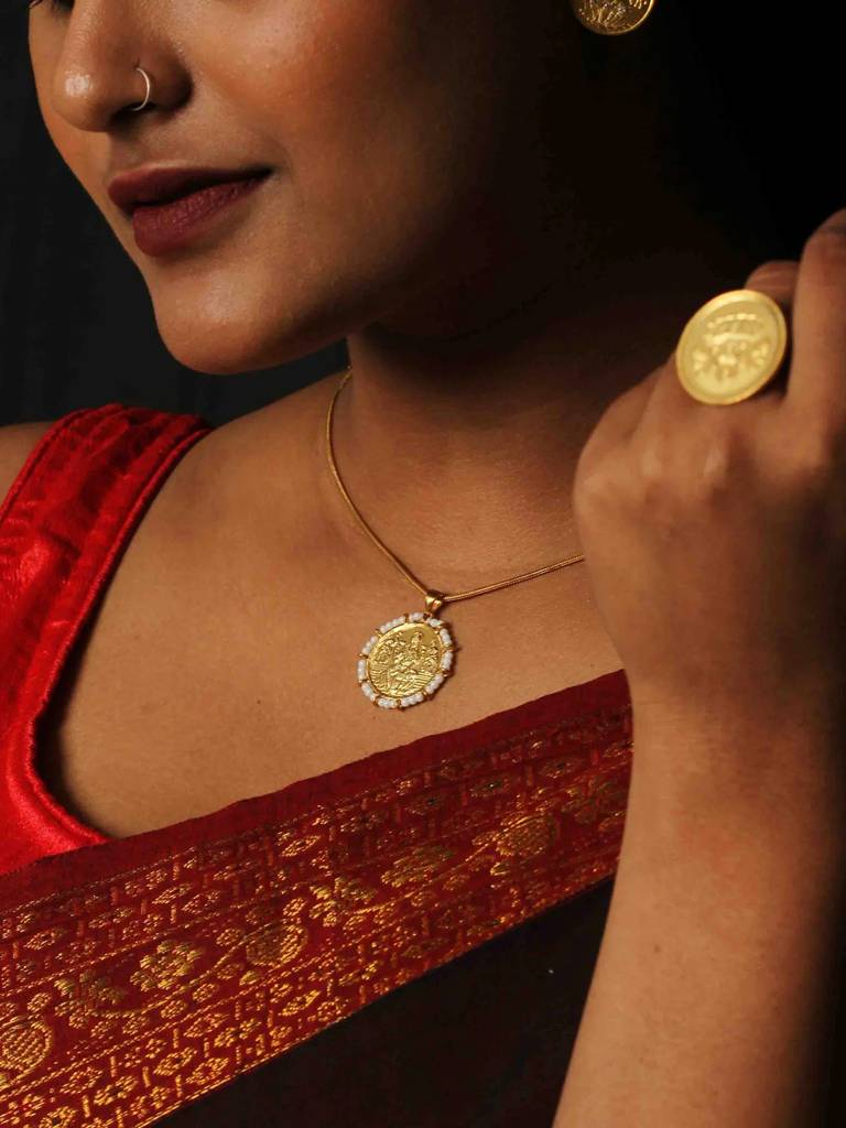 Kuber Silver Gold Plated Coin Necklace : U100SG010N0202