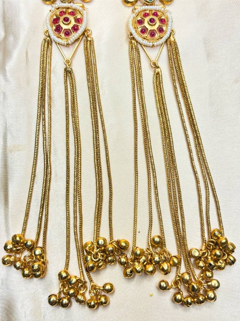 Gold-Plated Kundan And Stone Long Kashmiri Dangler Earrings : VI26EROX100346