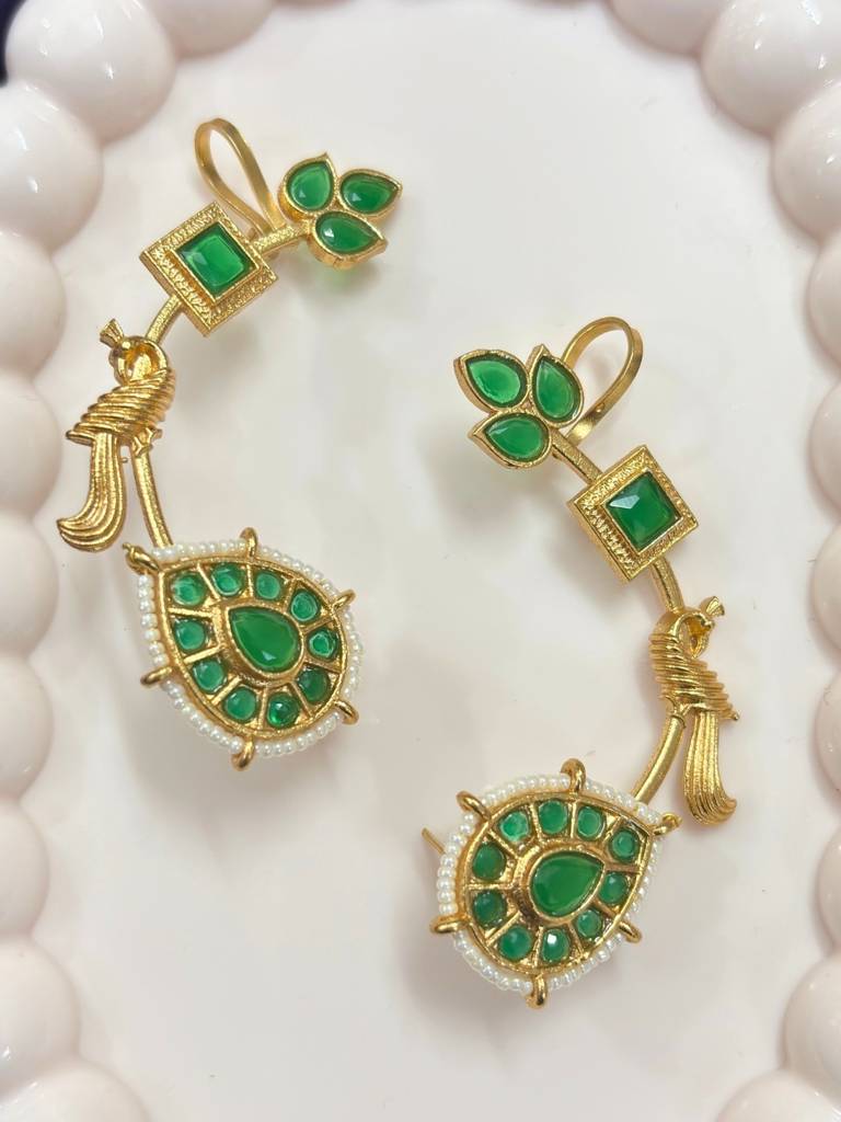 Gold-Plated Kundan Stone Studded & Beaded Peacock Shaped Ear Cuff : VI26EROX100226