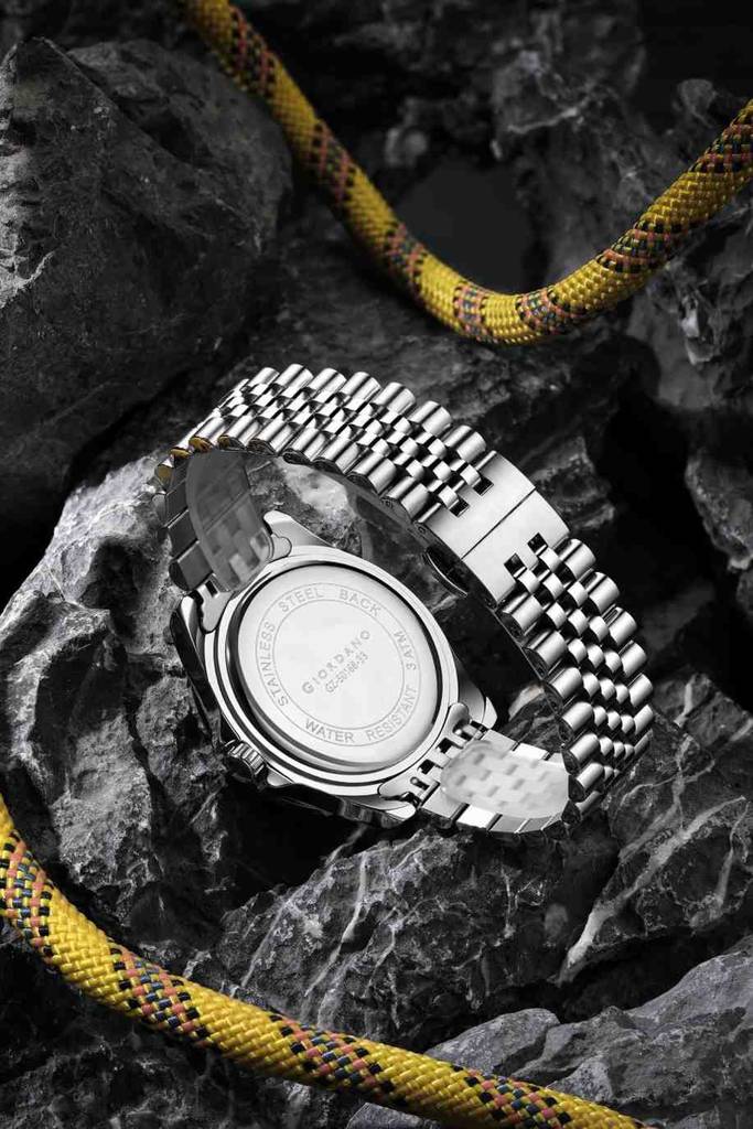 Giordano Analog Quartz Watch For Men – Round Dial With Rotating Bezel, Luminous Hour Markers, Stainless Steel St : GZ-50168-33