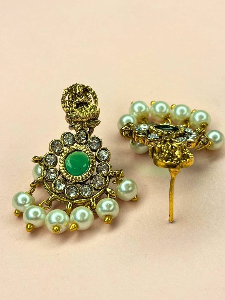 Gold-Plated Green Stone And Kundan Studded Lakshmi Temple Necklace Jewellery Set : VI26JSTJ100010