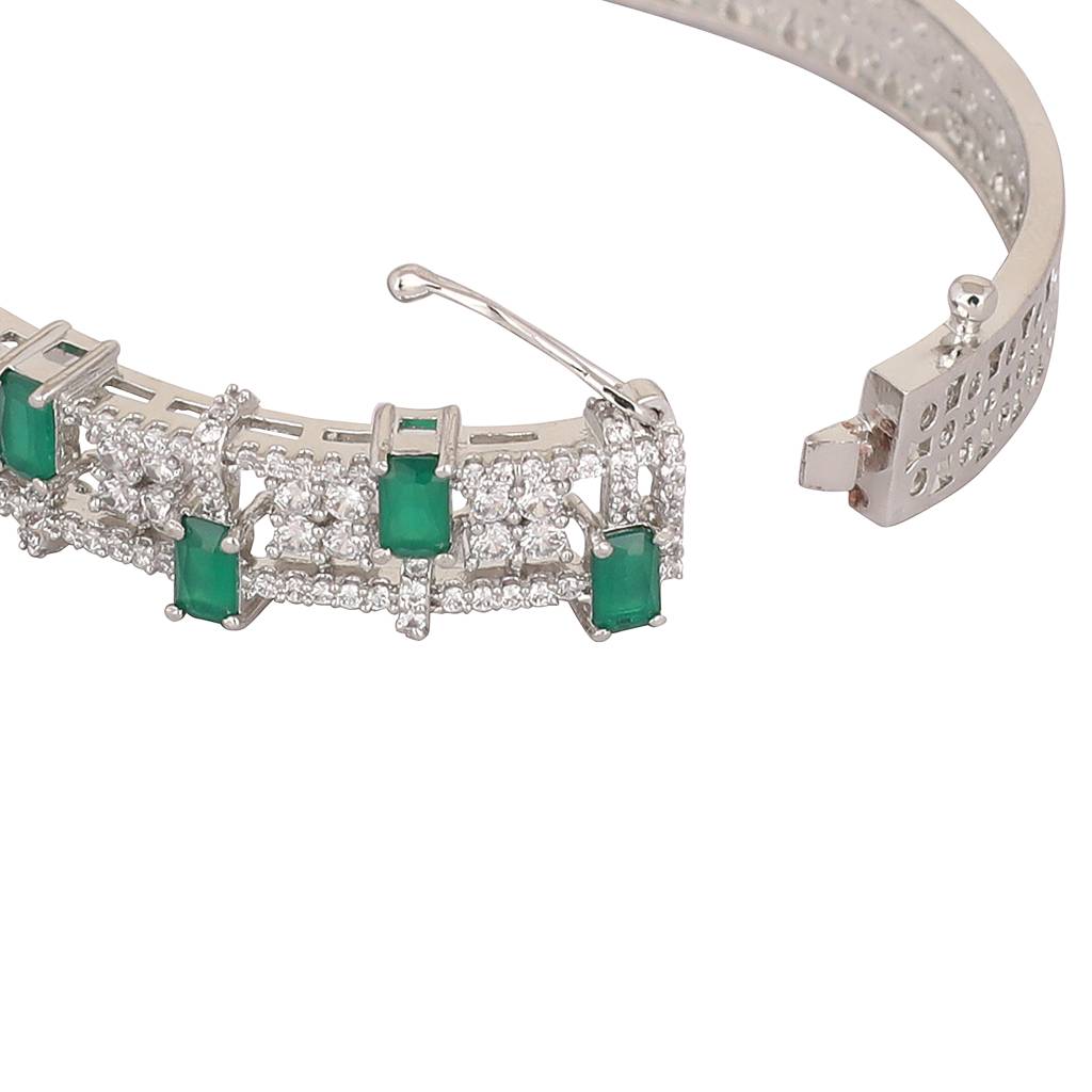 Emerald Luxe Anti Tarnish Bangle : YI24A0287B