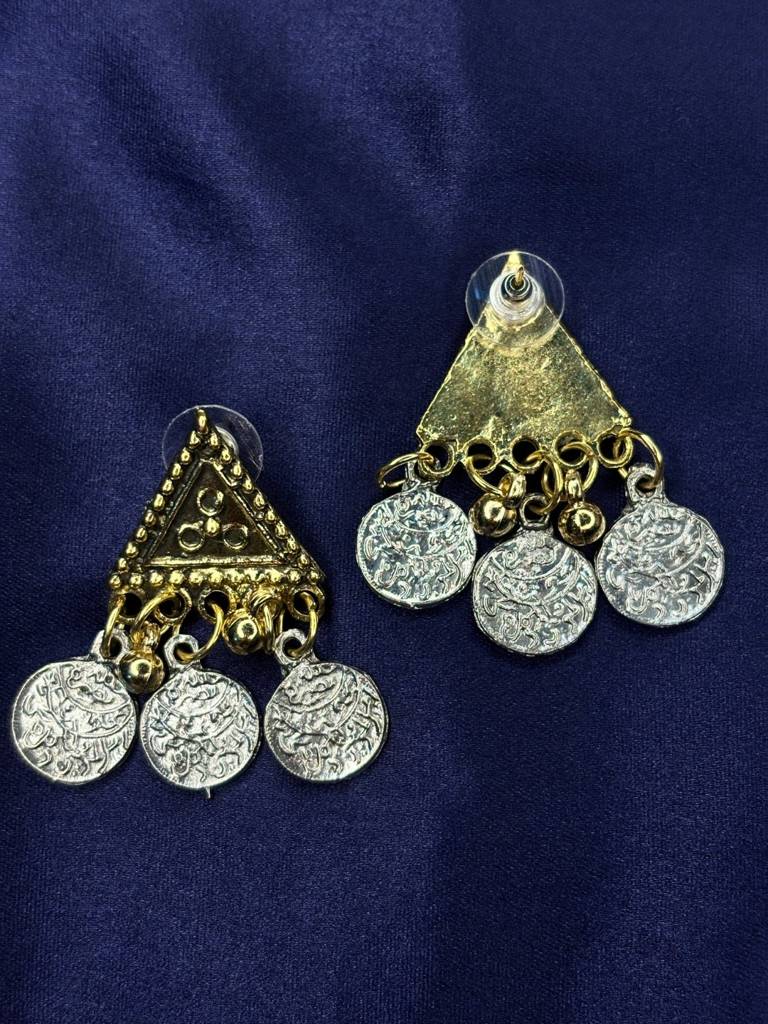 Silver-Plated Antique Stone Studded & Beaded Necklace And Earrings : VI26JSOX100103
