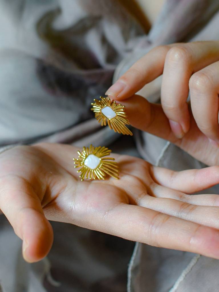 Aesthetic Moonstone Stud Earrings Â 18K Gold, Anti-Tarnish : ATE583AMSS