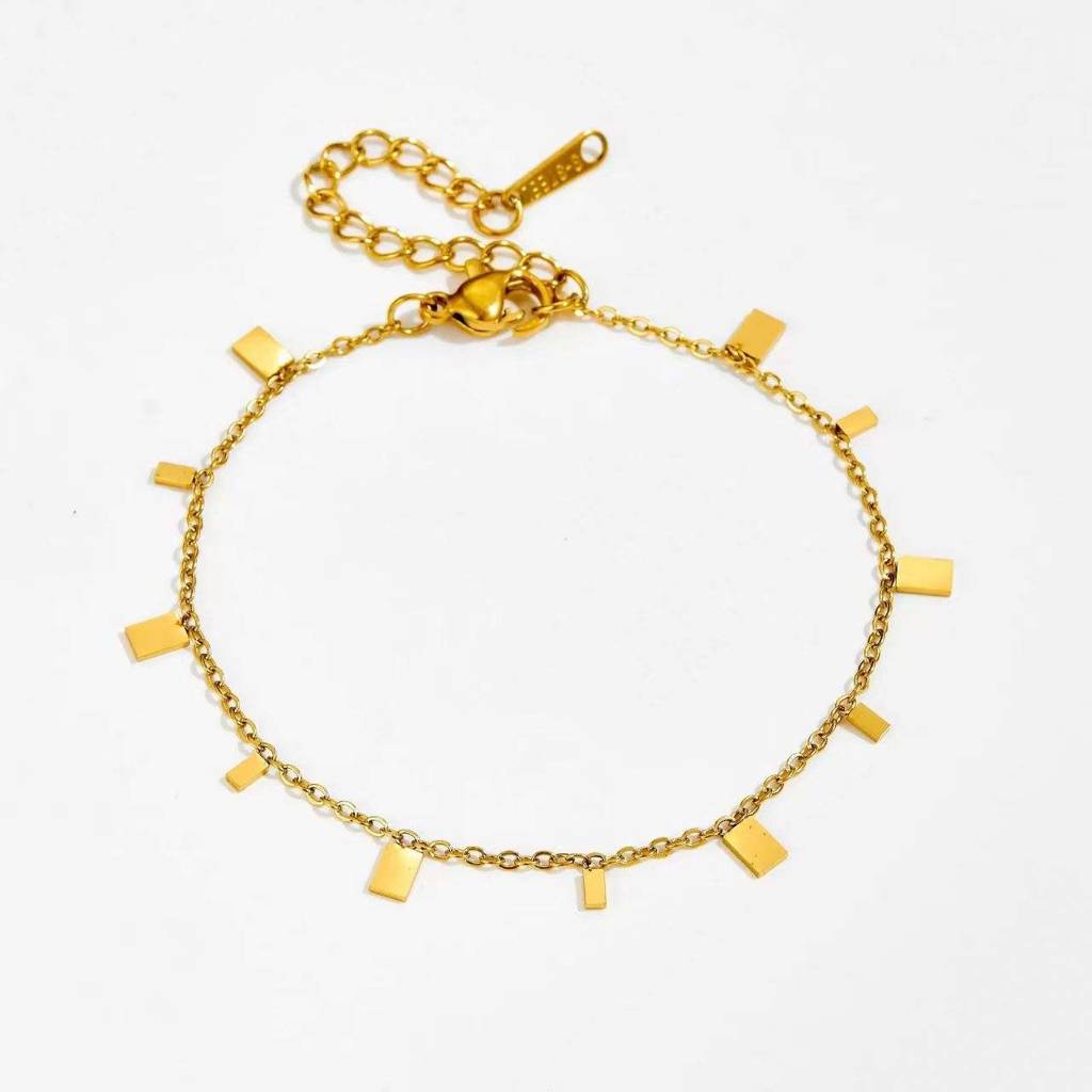 Modern Muse Gold Anklet : AST-ANK-0013