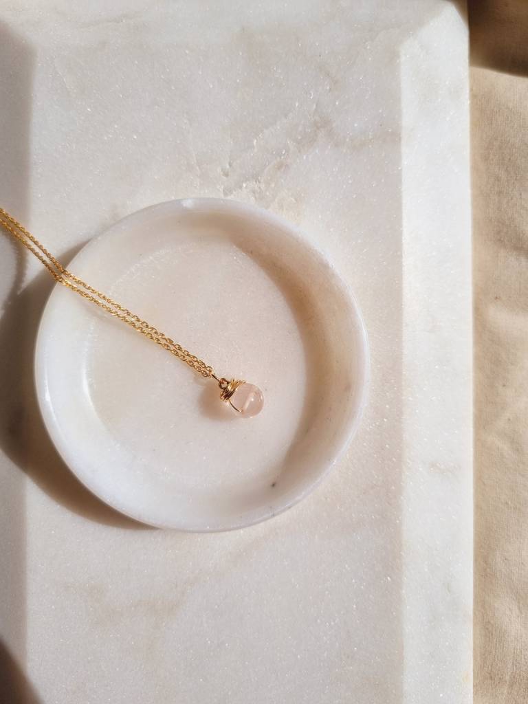 Rose Quartz Round Pendant With 18Kt Gold Plated On Brass Chain : NO-O-6669-16