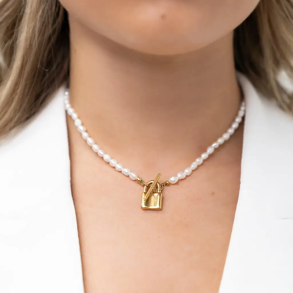 Guardian Pearl Necklace : MJ20