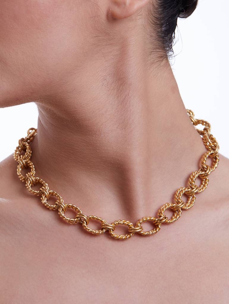Double Knotted Golden Threaded Necklace : Z11EA