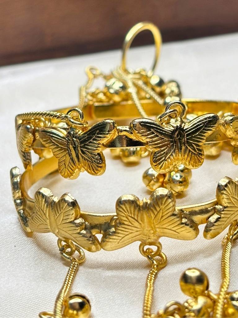 Gold-Plated Handcrafted Butterfly Finger Ring Hathphool Bracelet - 2 Pcs : VI26BC100045