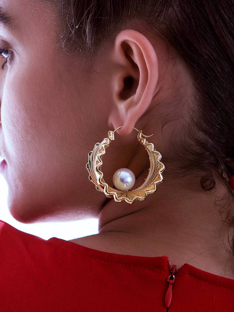 Golden Oyster Hoops : Z15EA