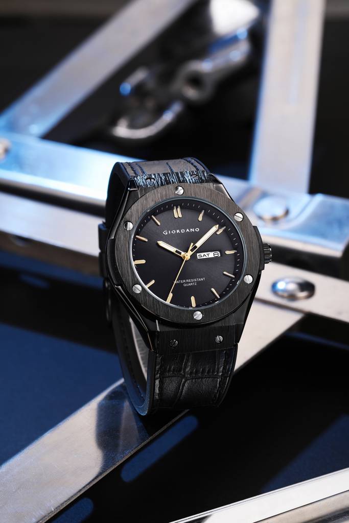 Giordano Casual Analog Watch For Men With Leather Band, Day-Date Function And Quartz Movement : GZ-50142-01