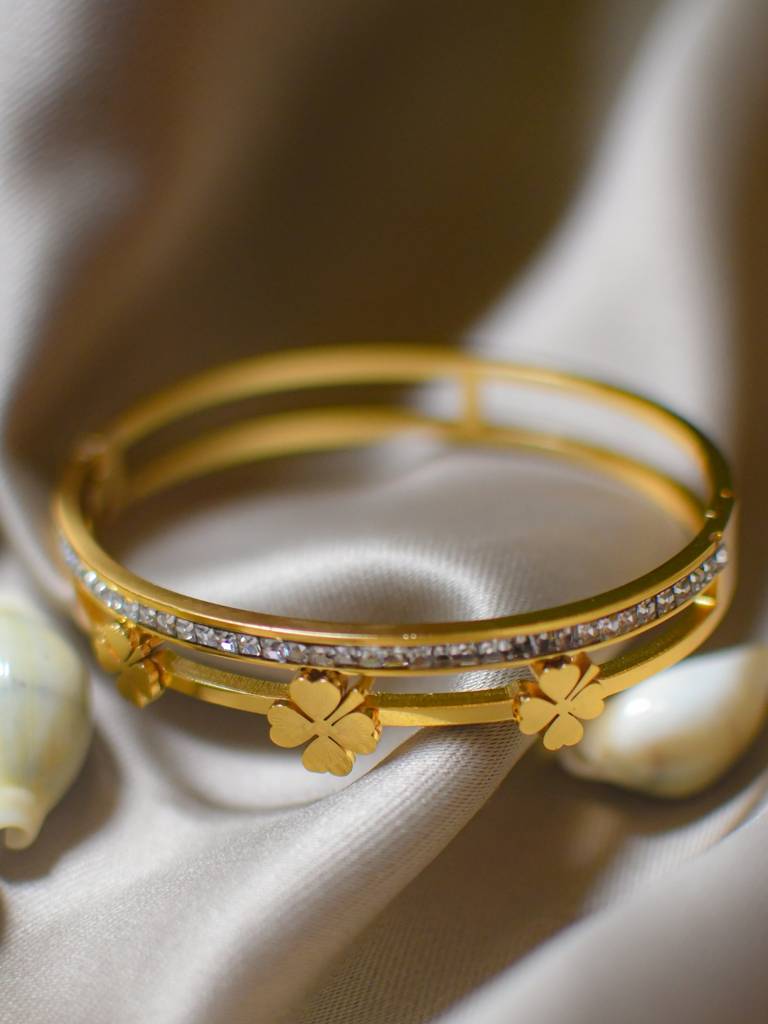 Luxe Gold Clover Bracelet With Cz Â 316L Steel, Tarnish Free : ATB601CSB