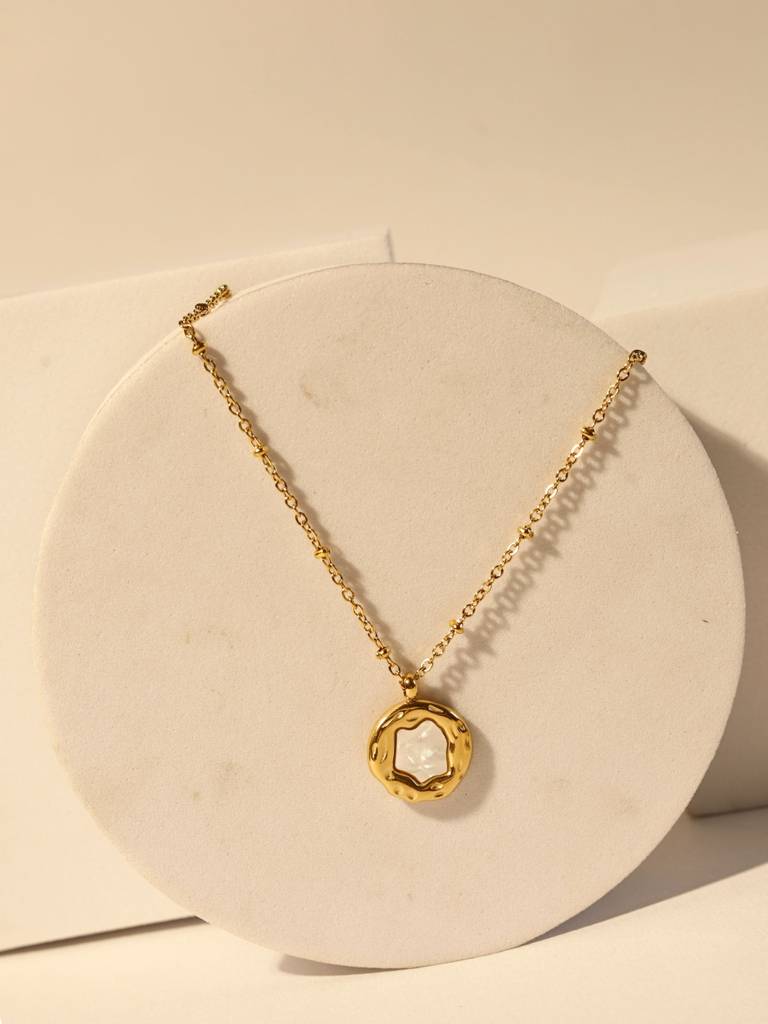 Gold-Plated Mop Pendant Necklace Â Anti-Tarnish, Hypoallergenic, Water Resistant (316L Stainless Steel) : ATC543MPC