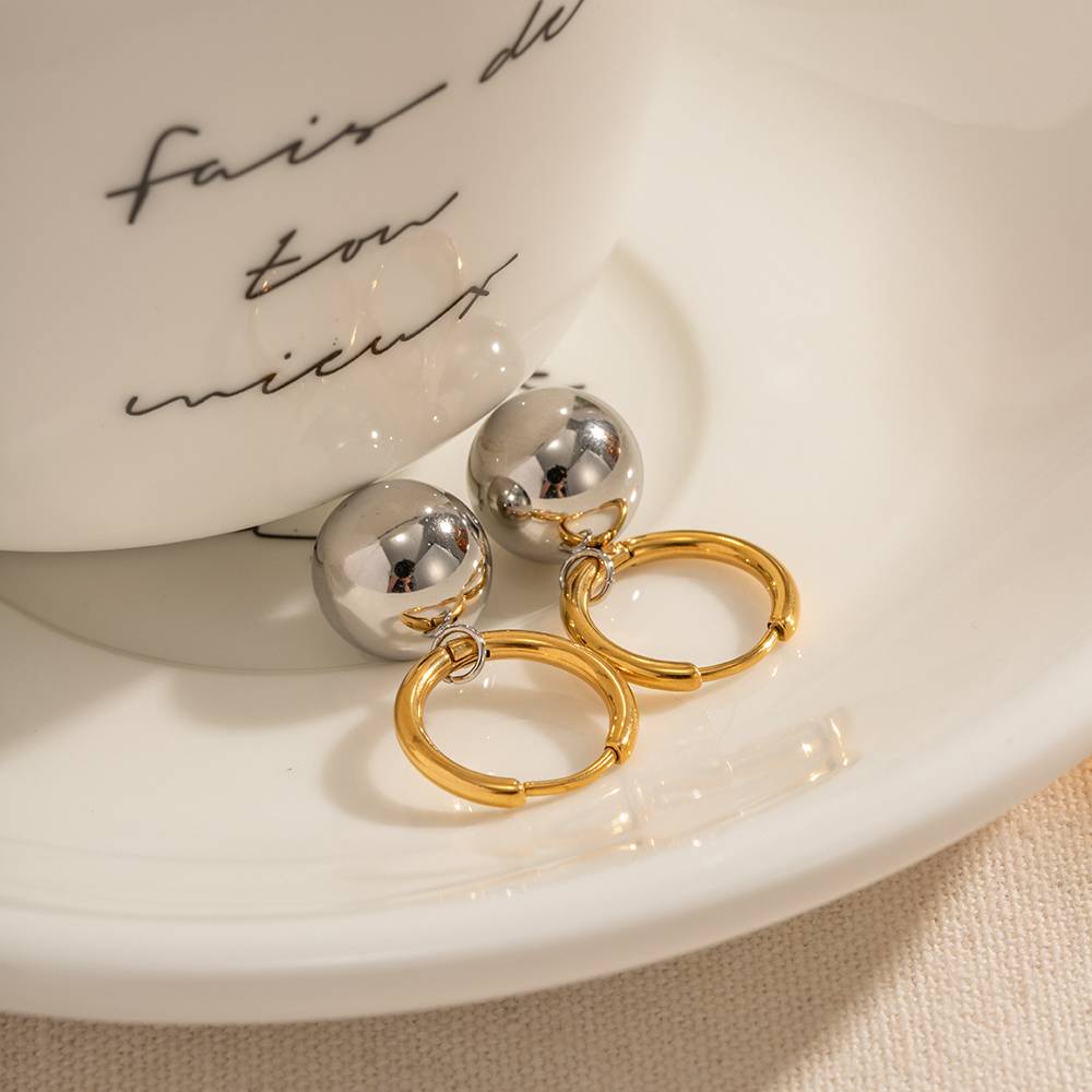 Misty Grey Pearl Danglers : MistyGreyPearlDanglers-JD-ER-DG-18