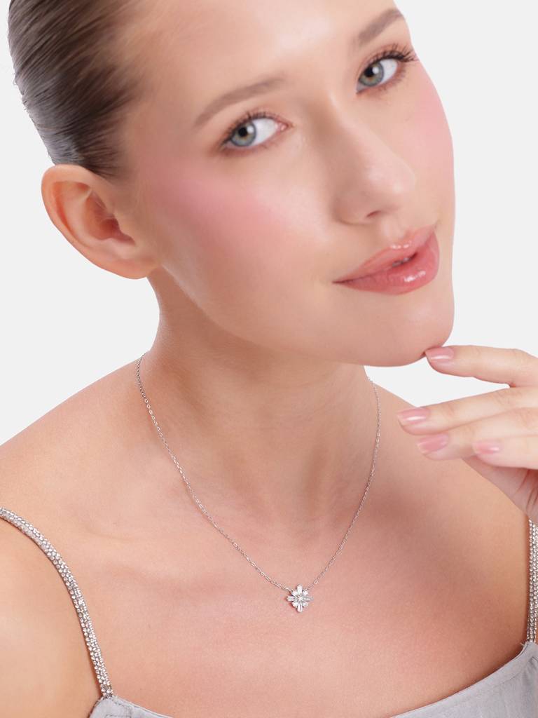 925 Silver Crystal Snowflake Necklace : WNH00122