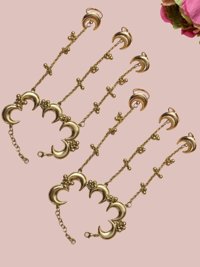 Gold Plated Hathphool Ring Bracelet - 2 Pcs : VI26BC100048