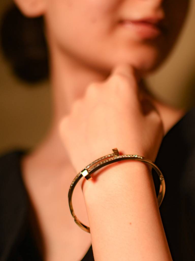 Luxe Nail Studded Bracelet Â 18Kt Gold Finish & Ad Sparkle : ATB521NSB