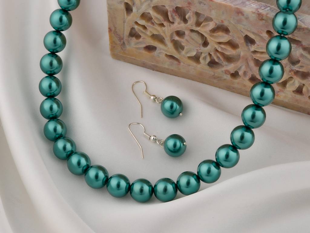 British Green Pearls Necklace Set : PRMBS01