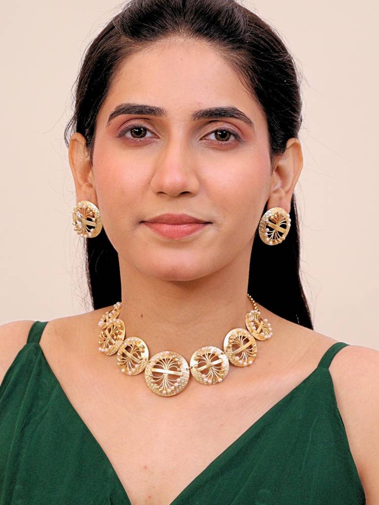 Husnara Floral Pearl Choker For Women Brass 18K Gold Plated Handmade : BJV016