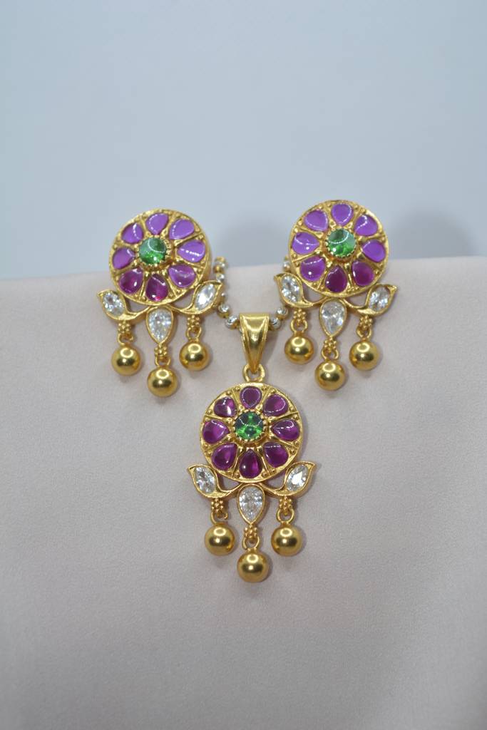Radiant Ruby Glow Pendant Set : 612