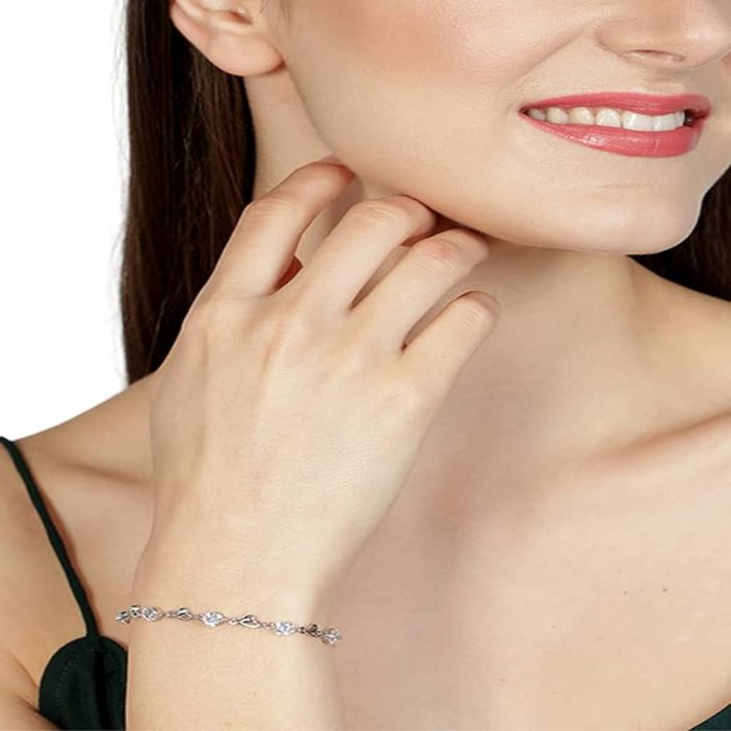 18K Plated Minimal Heart Bracelet With Crystals : AILF0220B104