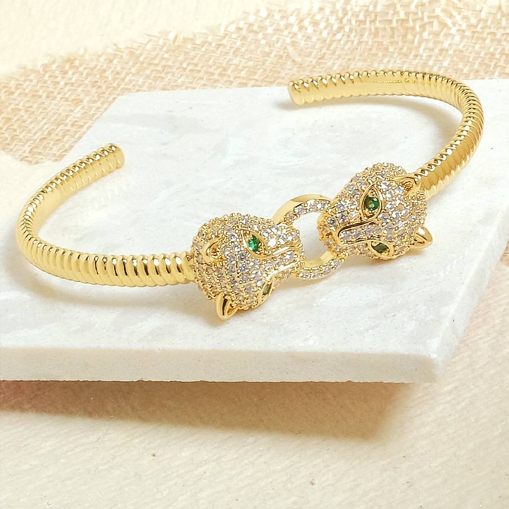 Tiger Loop Cuff Bangle : BG52