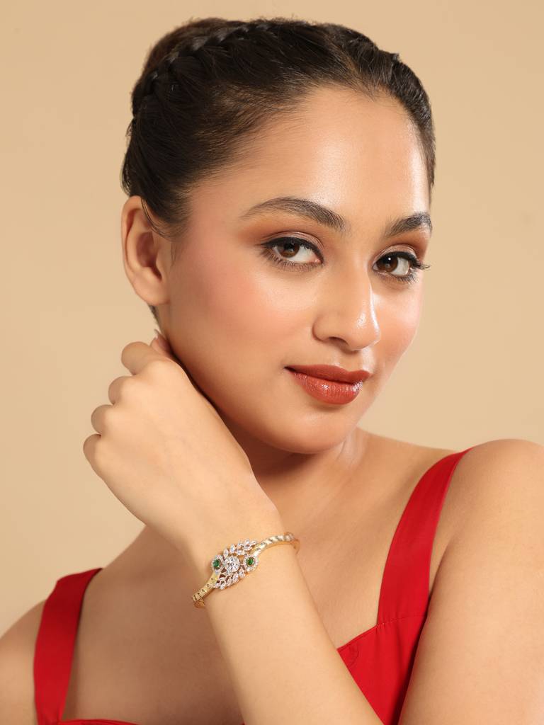American Diamond Zara Spark Openable Bracelet : YI24A0606B