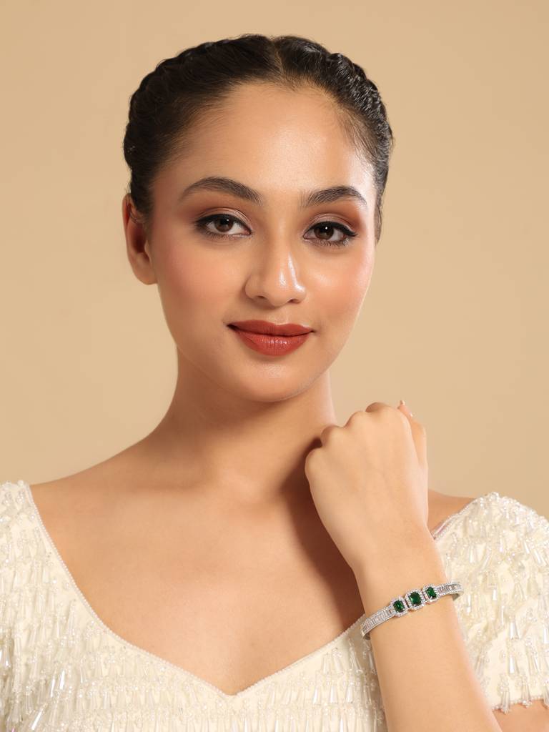 American Diamond Ziva Emerald Openable Bracelet : YI24A0596B