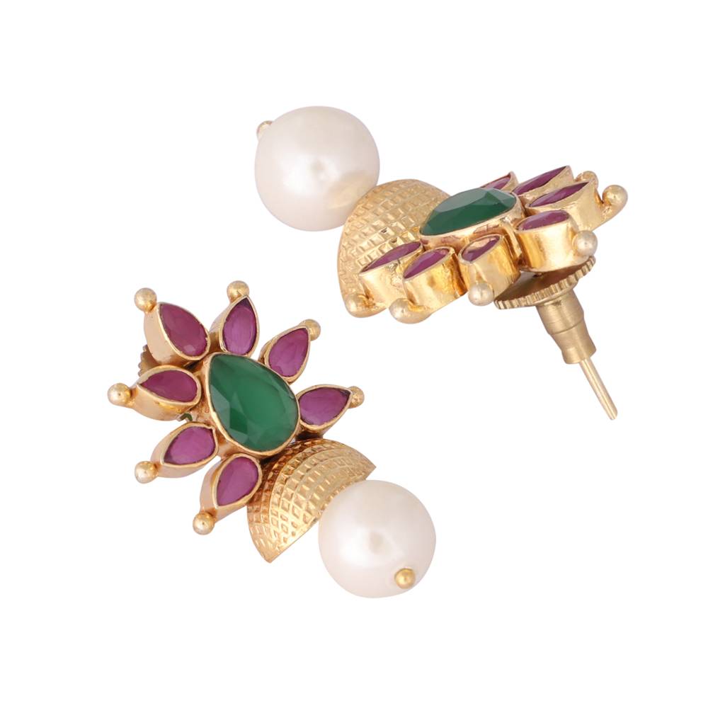 22K Gold Plated Pearl Charm Earrings : YI24A0380E