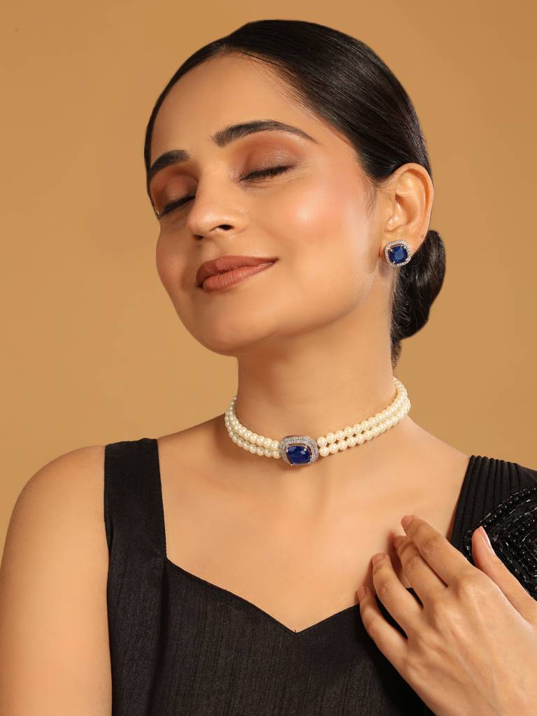 Blue Emerald Elegance Pearl Choker : YI24A0409N