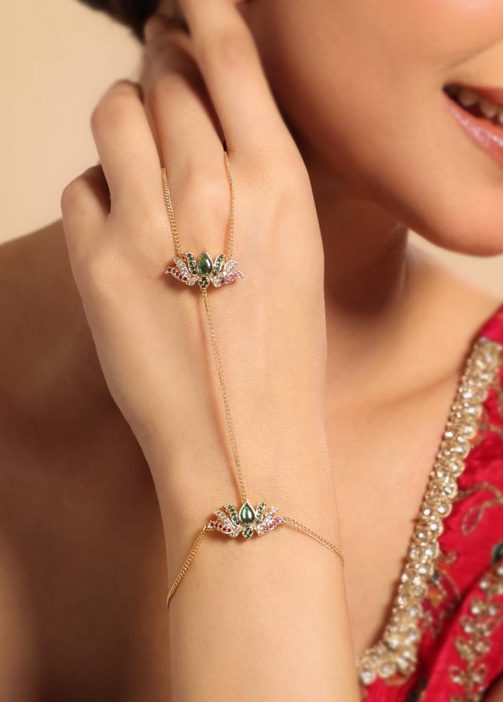 Lotus Shine Haathphool Bracelet : YI24A0508A