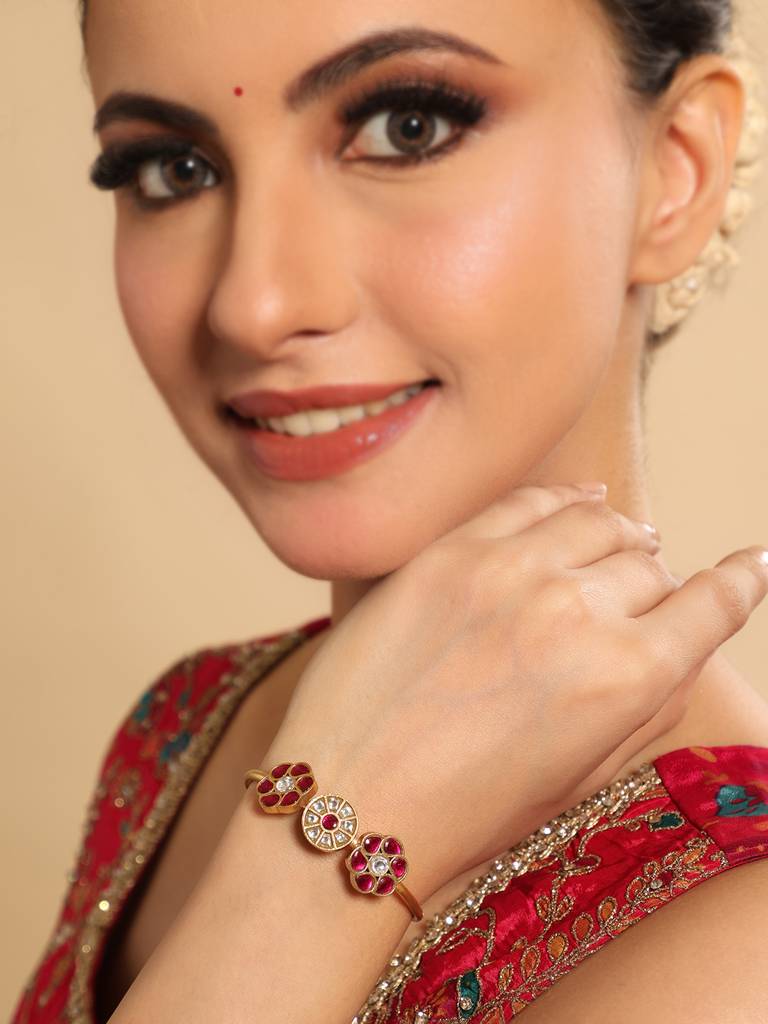 22K Gold Plated Ruby Rosette Kundan Bracelet : YI24A0540B