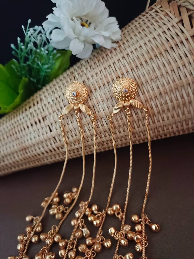 Gold Plated Kundan & Ghungaroo Beaded Kashmiri Drop Earrings : VS105317