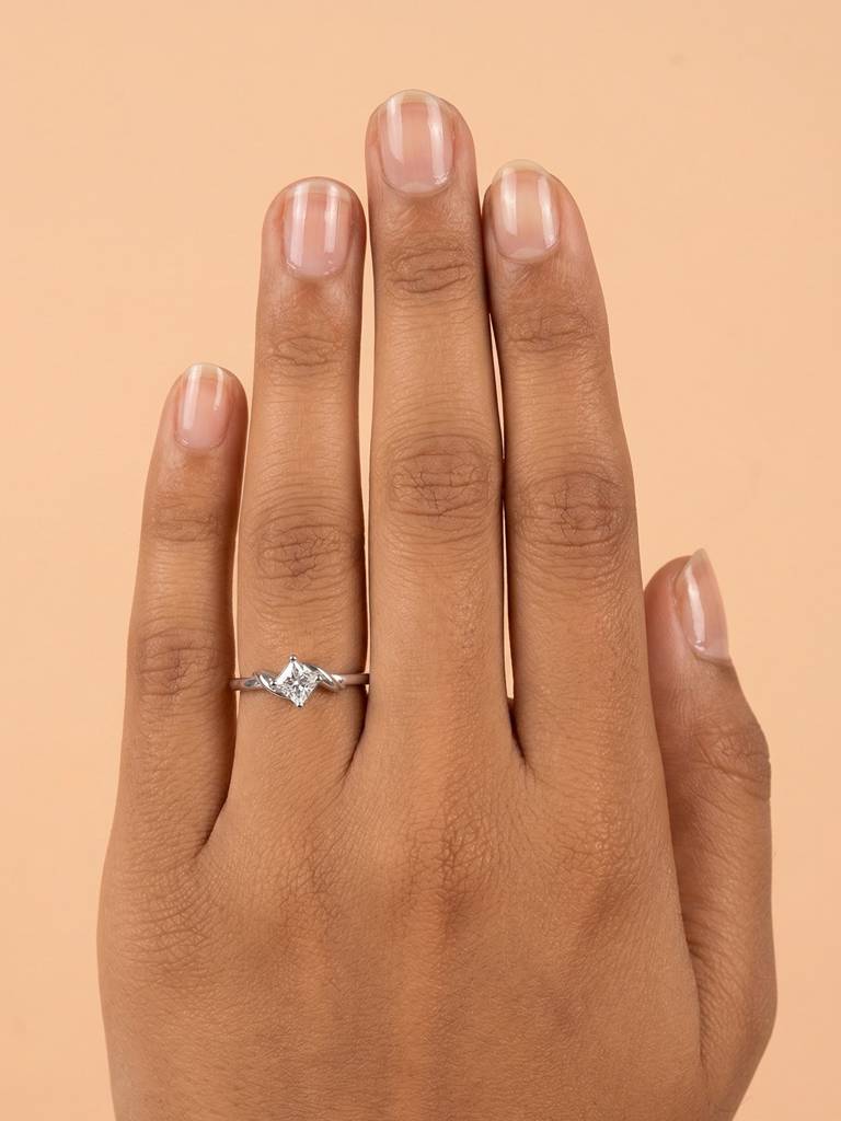 925 Pure Silver Solis Solitaire Rhodium Plated Zircon Ring : LR1371