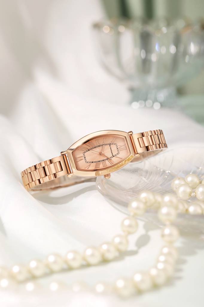 Giordano Silver Oval Shape Dial Watch For Women – Elegant Roman Numerals, Stainless Steel Strap, Sleek Analog De : GZ-60100-44