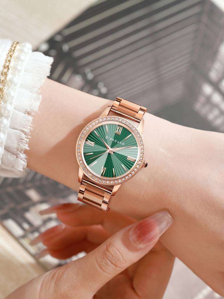 Giordano Classic Watch For Women With Round Diamond Cut Glass Dial, Elegant Stainless Steel Strap With Quartz Mo : GZ-60118-11