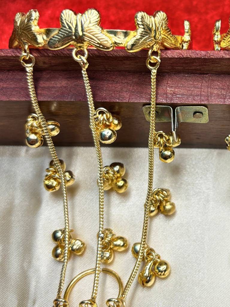 Gold-Plated Handcrafted Butterfly Finger Ring Hathphool Bracelet - 2 Pcs : VI26BC100045