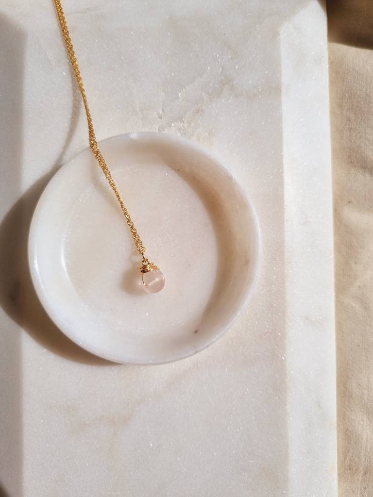 Rose Quartz Round Pendant With 18Kt Gold Plated On Brass Chain : NO-O-6669-16