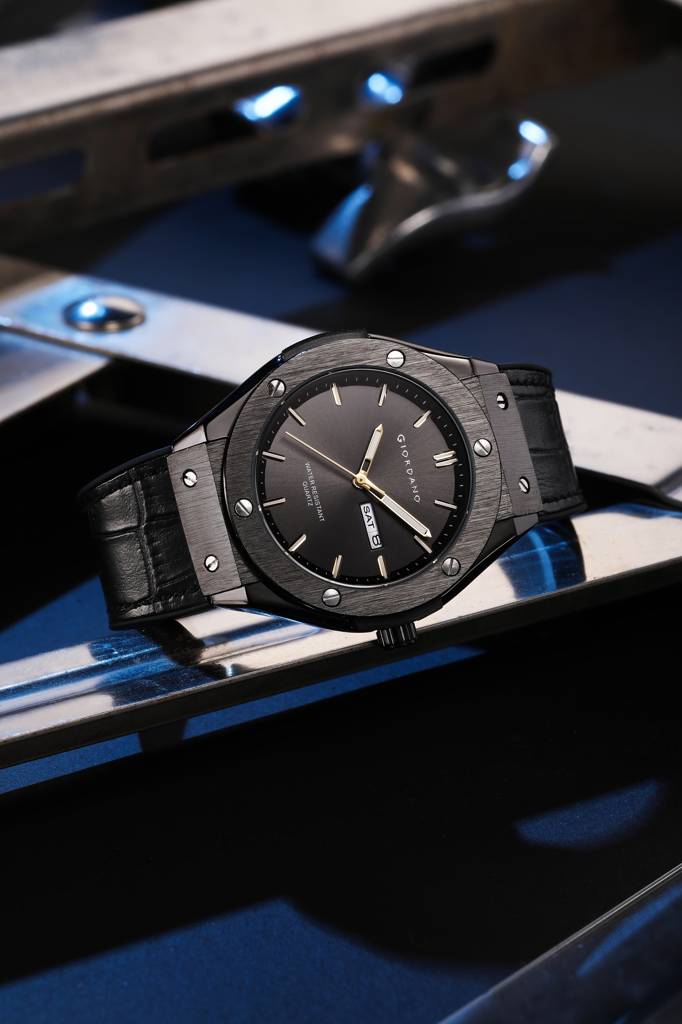 Giordano Casual Analog Watch For Men With Leather Band, Day-Date Function And Quartz Movement : GZ-50142-01